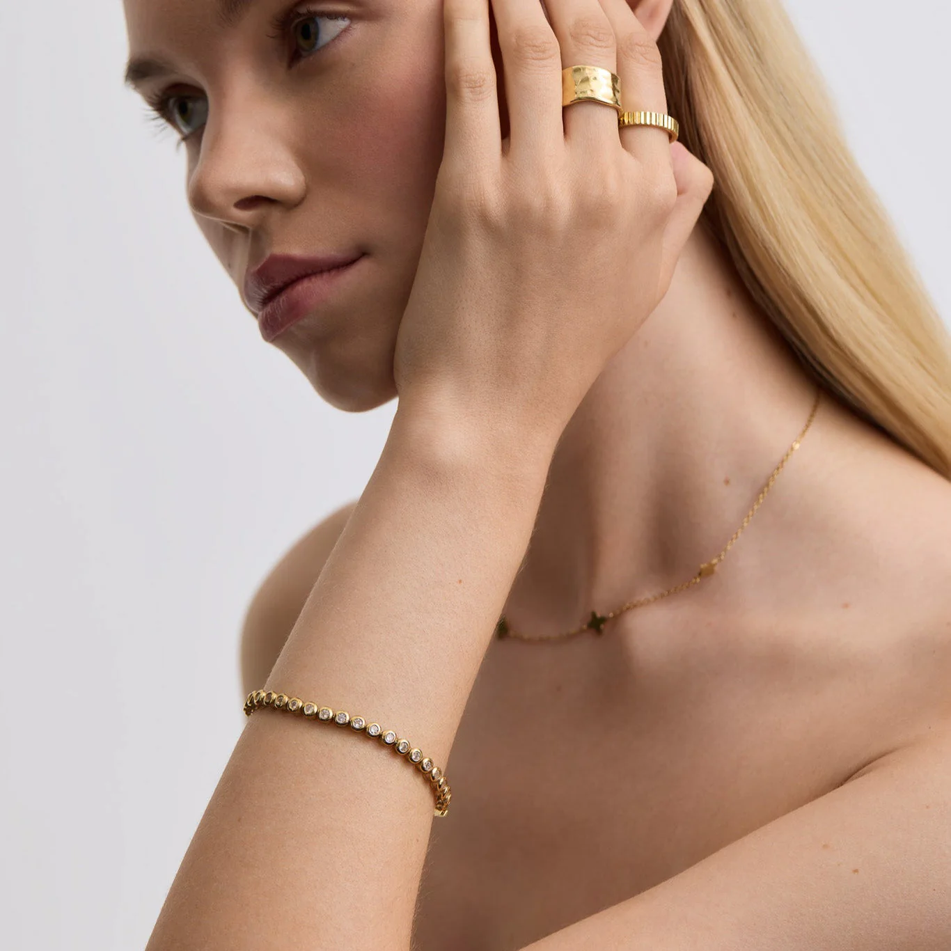 Gold Classic Bezel Tennis Bracelet - Image 4