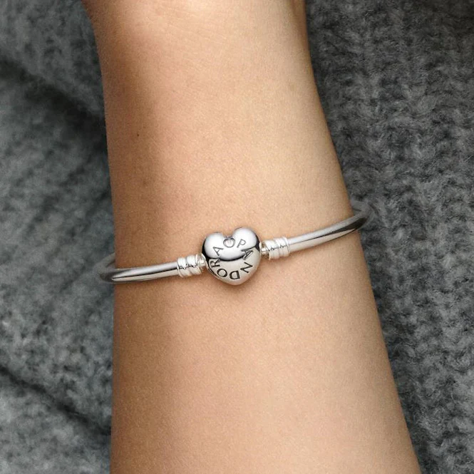 Moments Heart Clasp Bangle, 21cm - Image 3