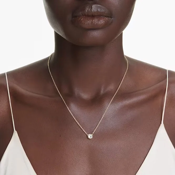 Imber Pendant Necklace with Round-Cut White Crystal in Gold - Image 4