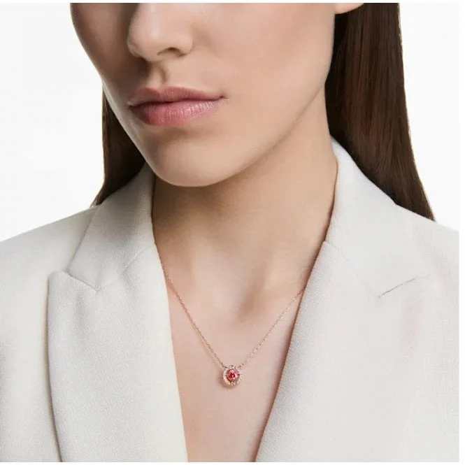 Una Red Crystal Round Pendant Necklace in Rose Gold - Image 3